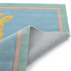 Barneteppe - Giraffe Hand Tufted Wool Premium (lyseblå/multi)