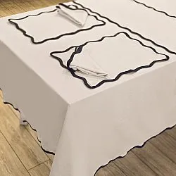 Dukar - Bomullsduk Yrsa (lys beige)