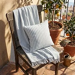 Pledd - Rumi stripe cotton throw (lyseblå/marineblå/kremfarget)