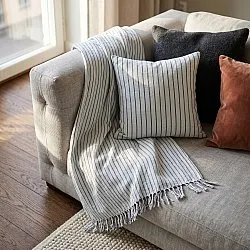 Putetrekk - Rumi stripe cotton cushion cover (lyseblå/marineblå/kremfarget)