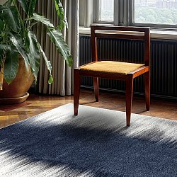 Wilton-teppe - Cara (hvit/mørkeblå)