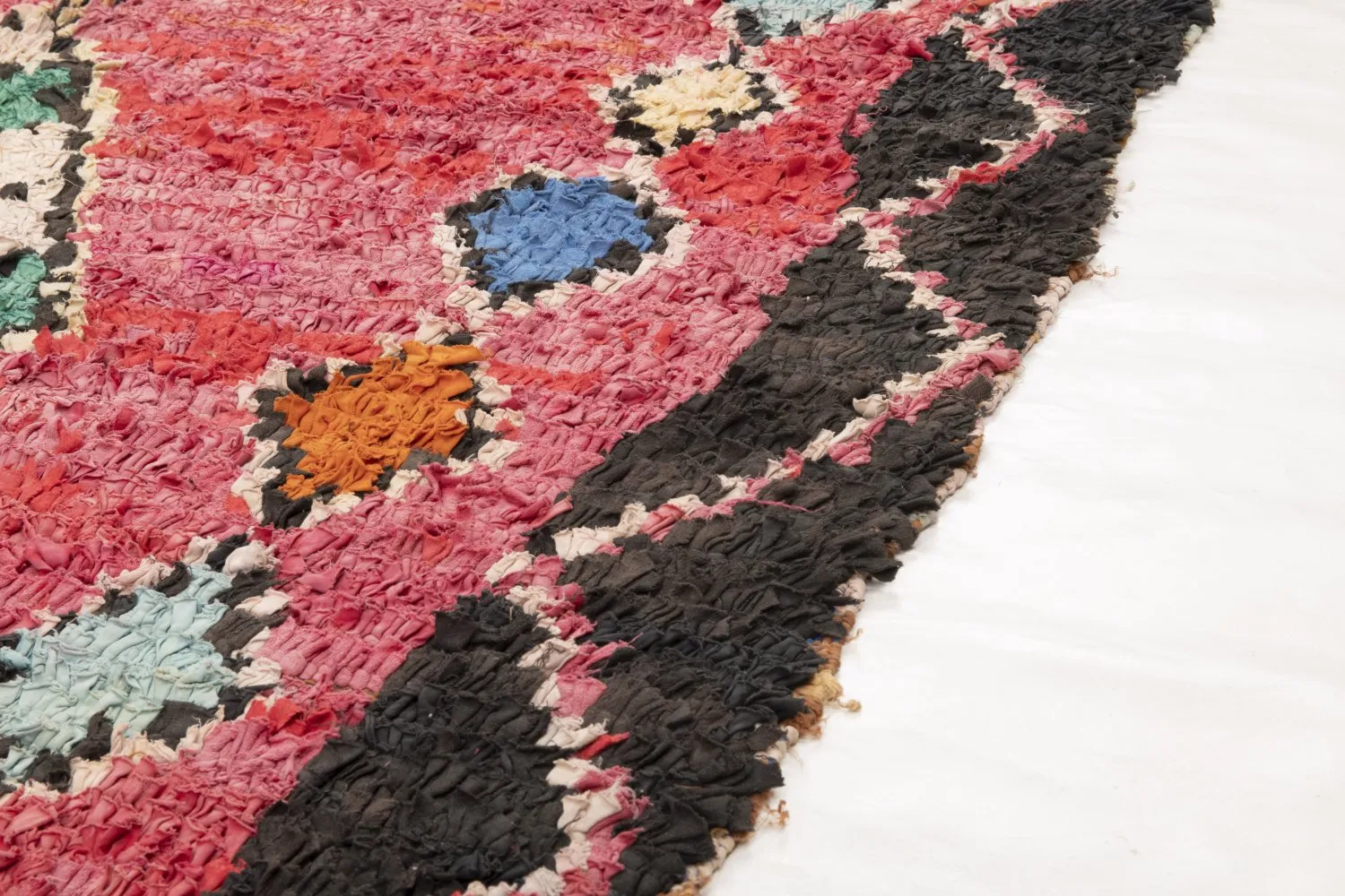 Marokkansk Boucherouite-teppe 270 x 170 cm
