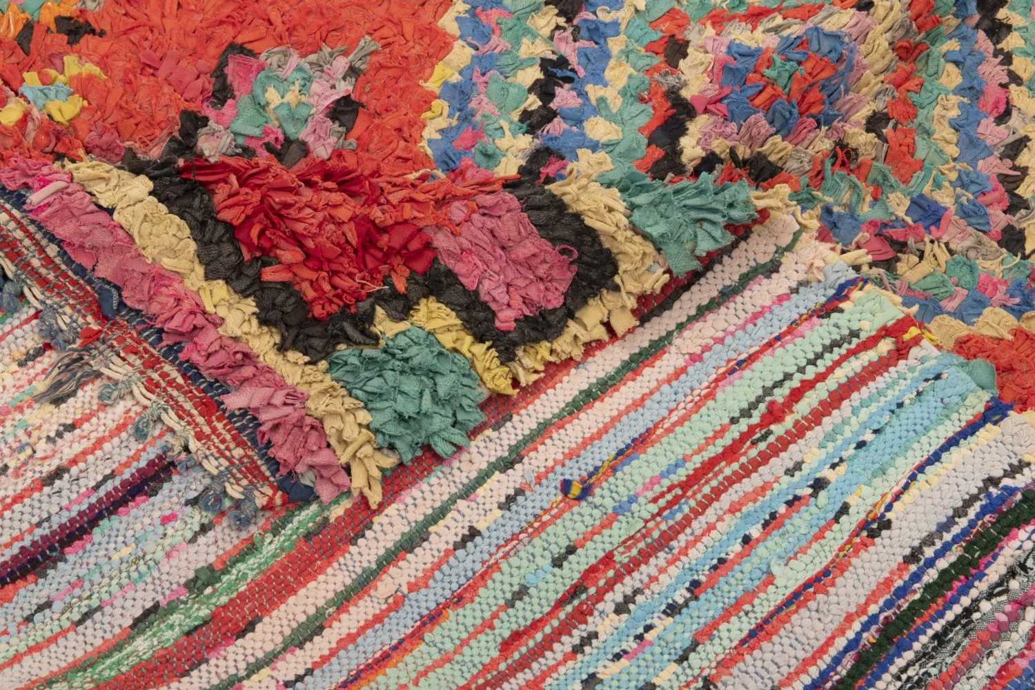 Marokkansk Boucherouite-teppe 245 x 140 cm