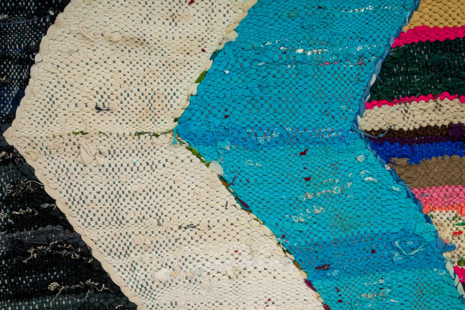 Marokkansk Boucherouite-teppe 140 x 255 cm