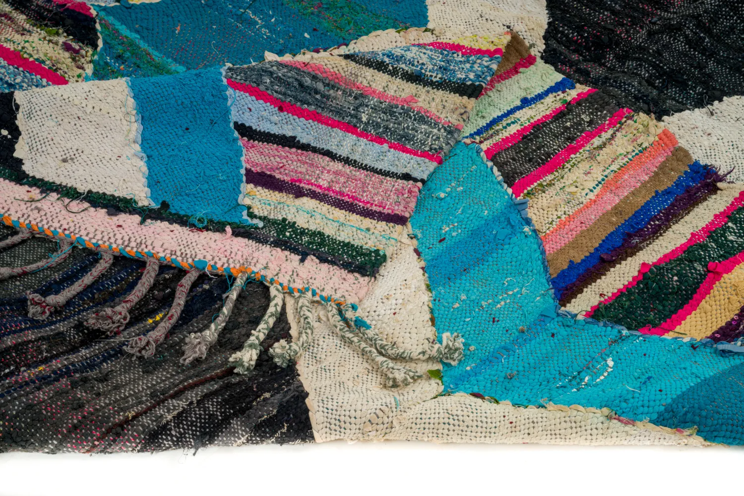 Marokkansk Boucherouite-teppe 140 x 255 cm