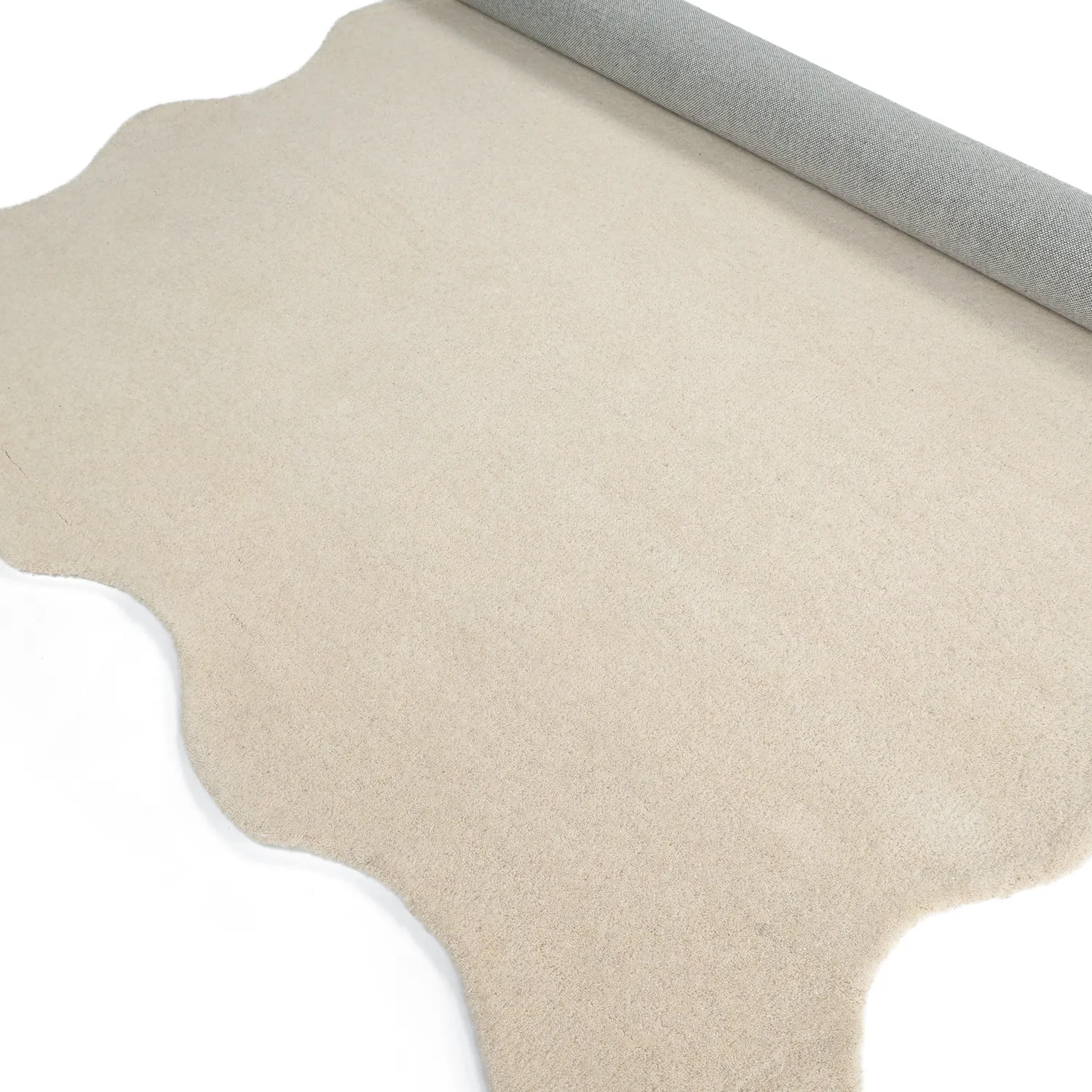 Bølget ullteppe - Diu Hand Tufted Wool Premium (krem)