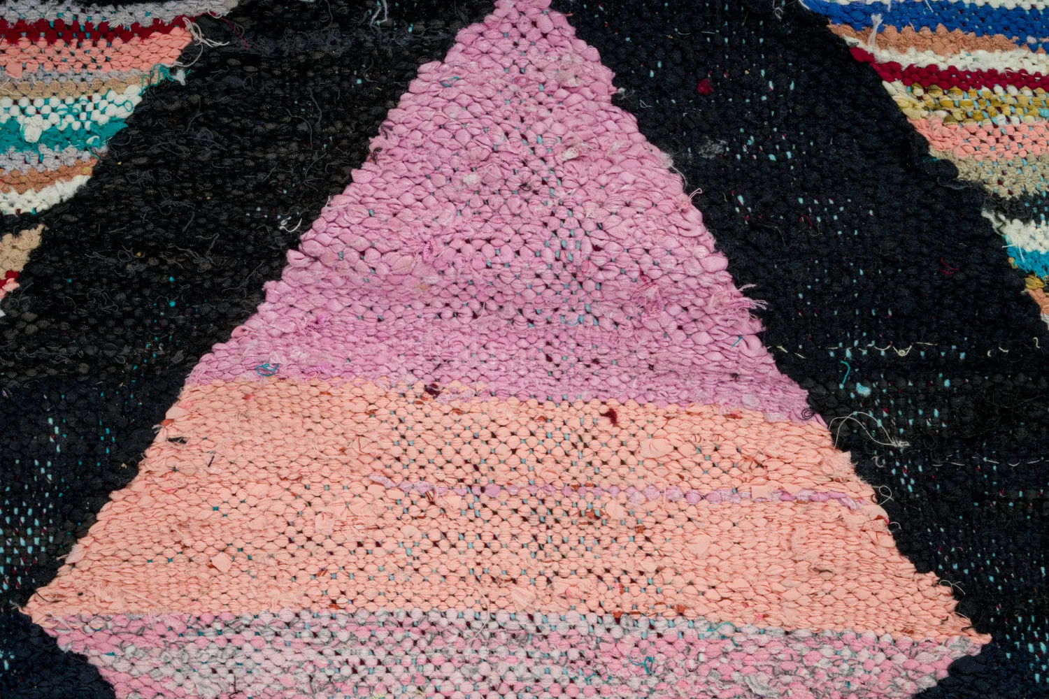 Marokkansk Boucherouite-teppe 140 x 255 cm
