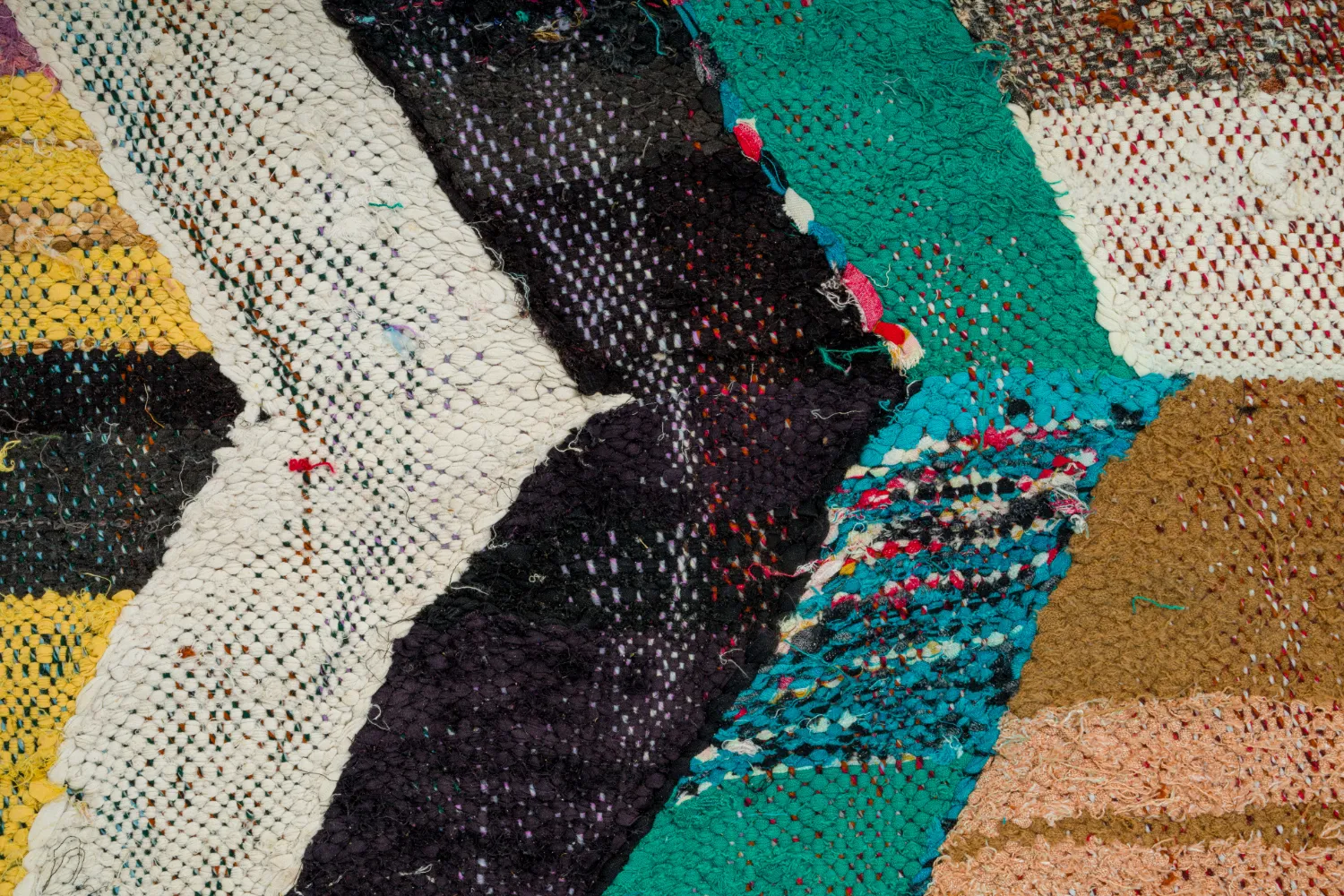 Marokkansk Boucherouite-teppe 135 x 245 cm