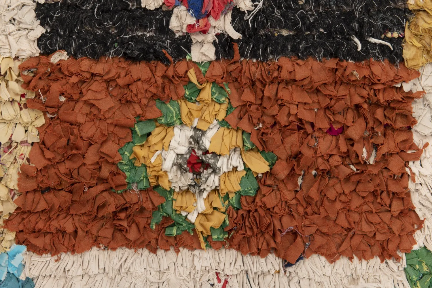 Marokkansk Boucherouite-teppe 260 x 135 cm
