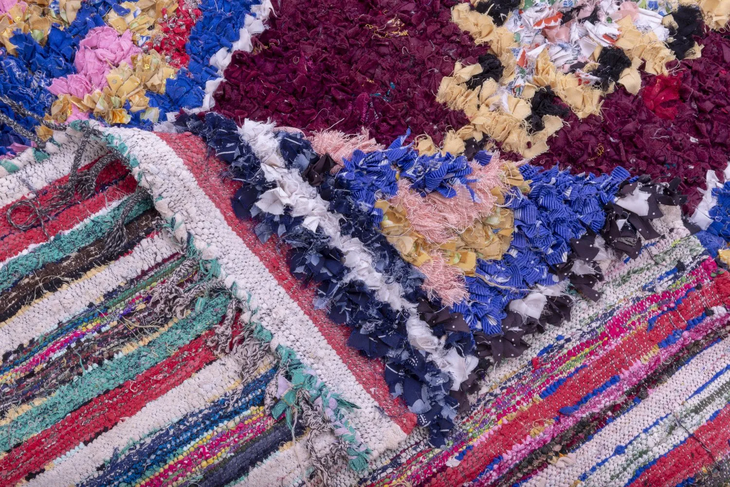Marokkansk Boucherouite-teppe 245 x 135 cm