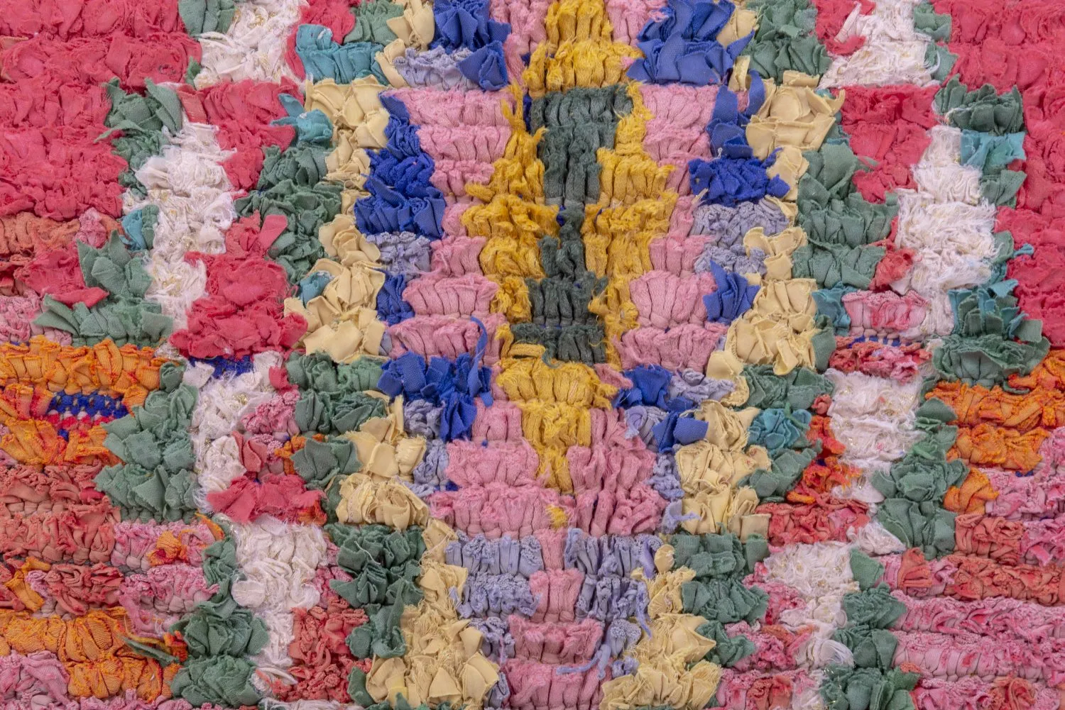 Marokkansk Boucherouite-teppe 260 x 105 cm