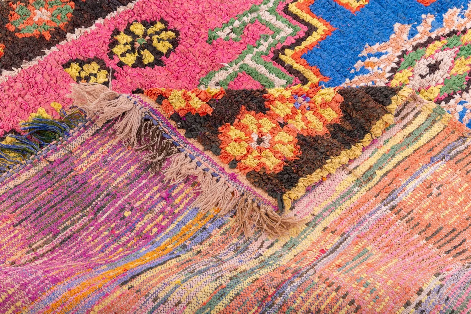 Marokkansk Boucherouite-teppe 270 x 140 cm