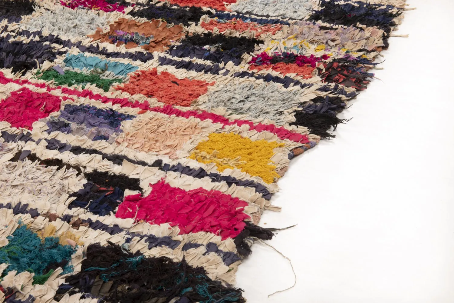 Marokkansk Boucherouite-teppe 230 x 135 cm