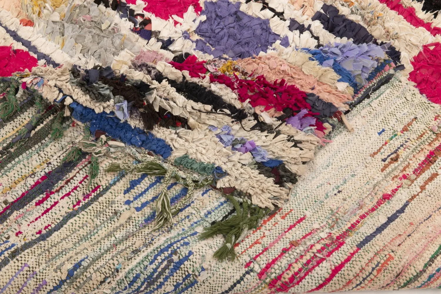 Marokkansk Boucherouite-teppe 230 x 135 cm