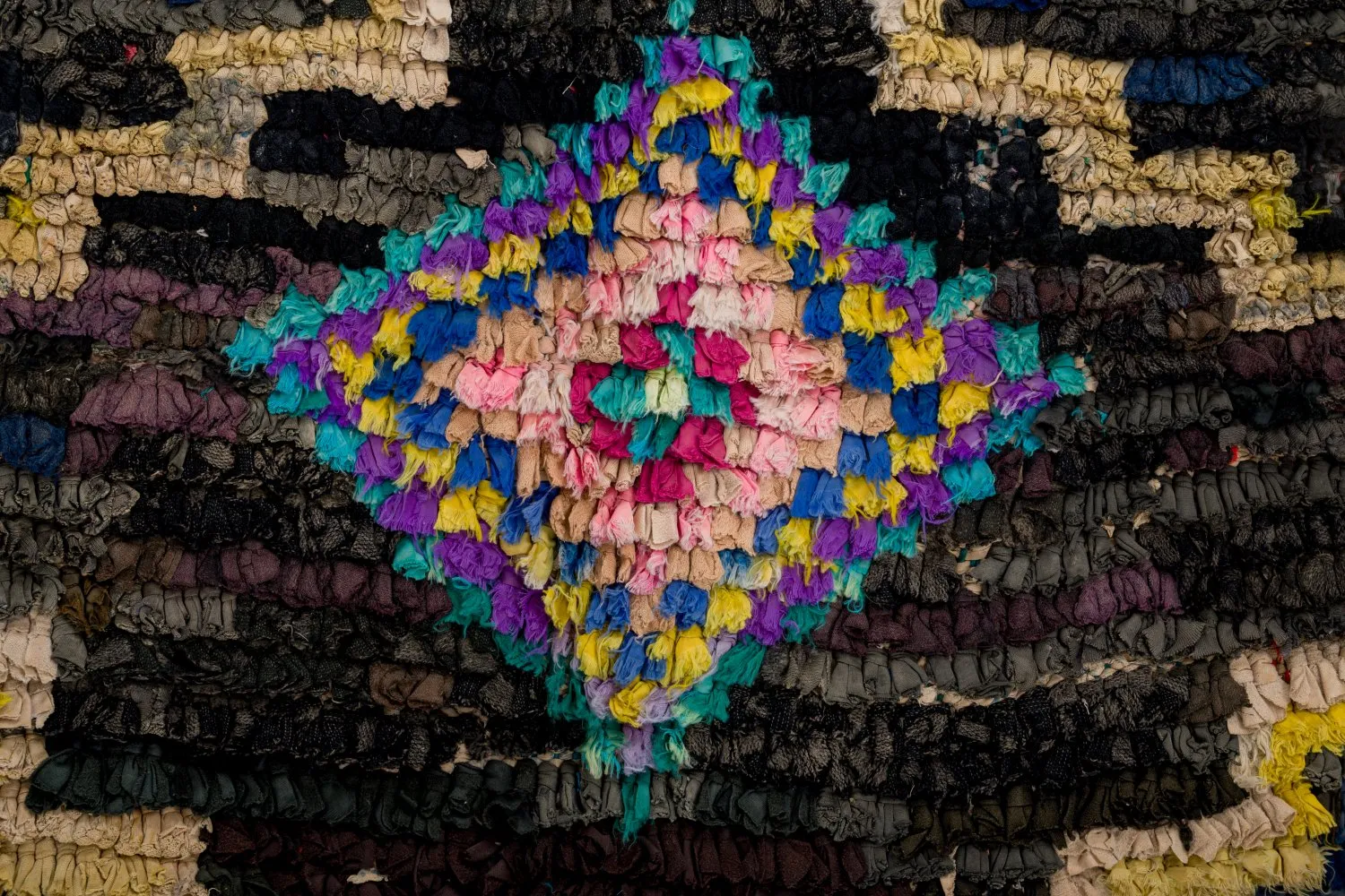 Marokkansk Boucherouite-teppe 275 x 145 cm