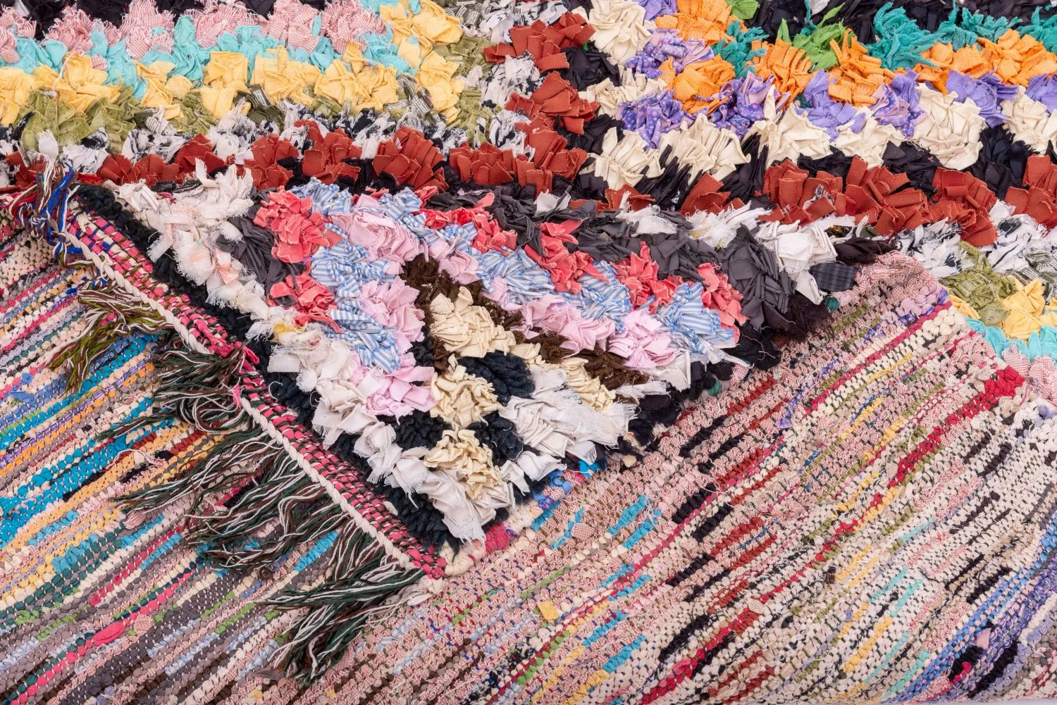 Marokkansk Boucherouite-teppe 215 x 120 cm
