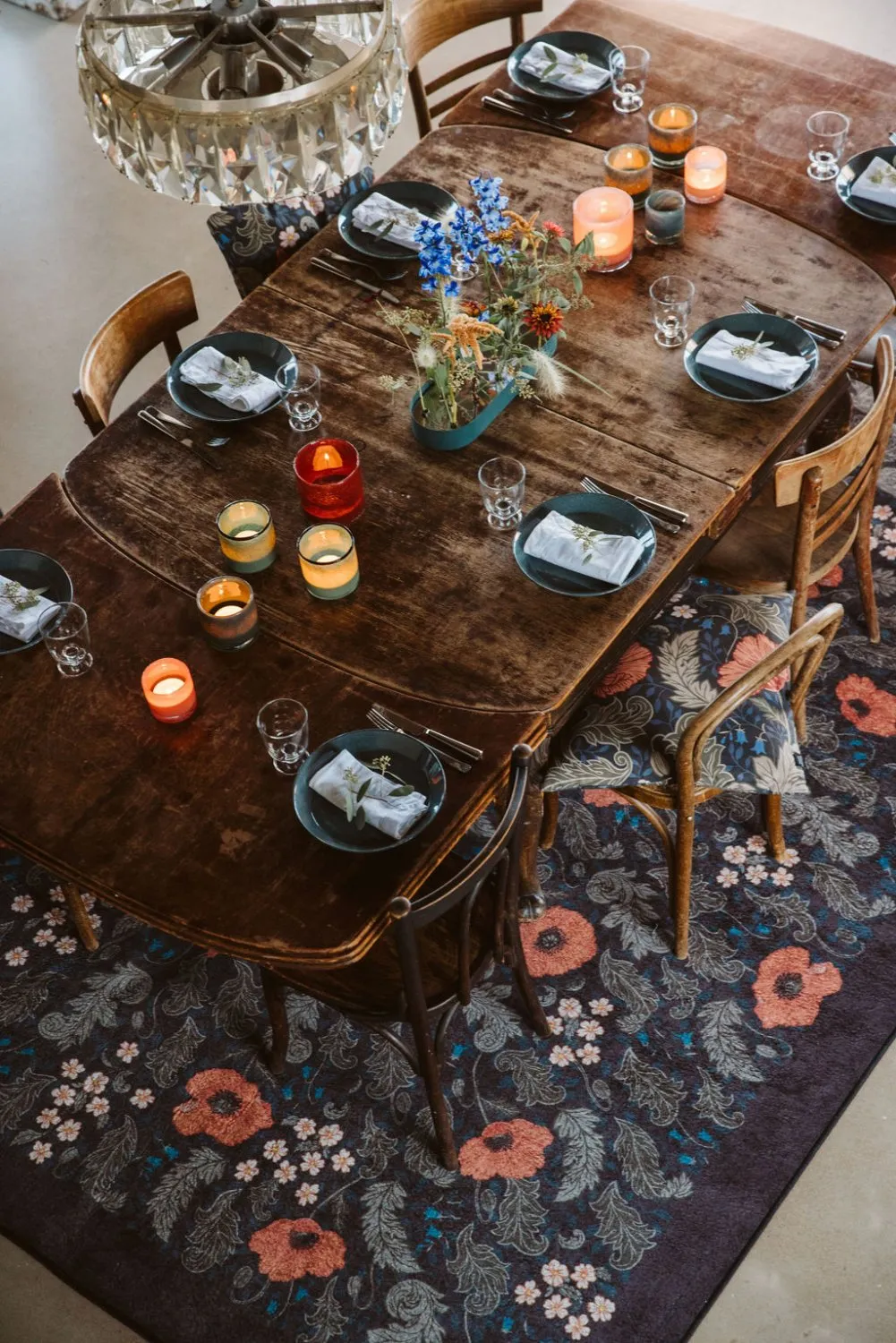 Wilton-teppe - Poppy (svart)