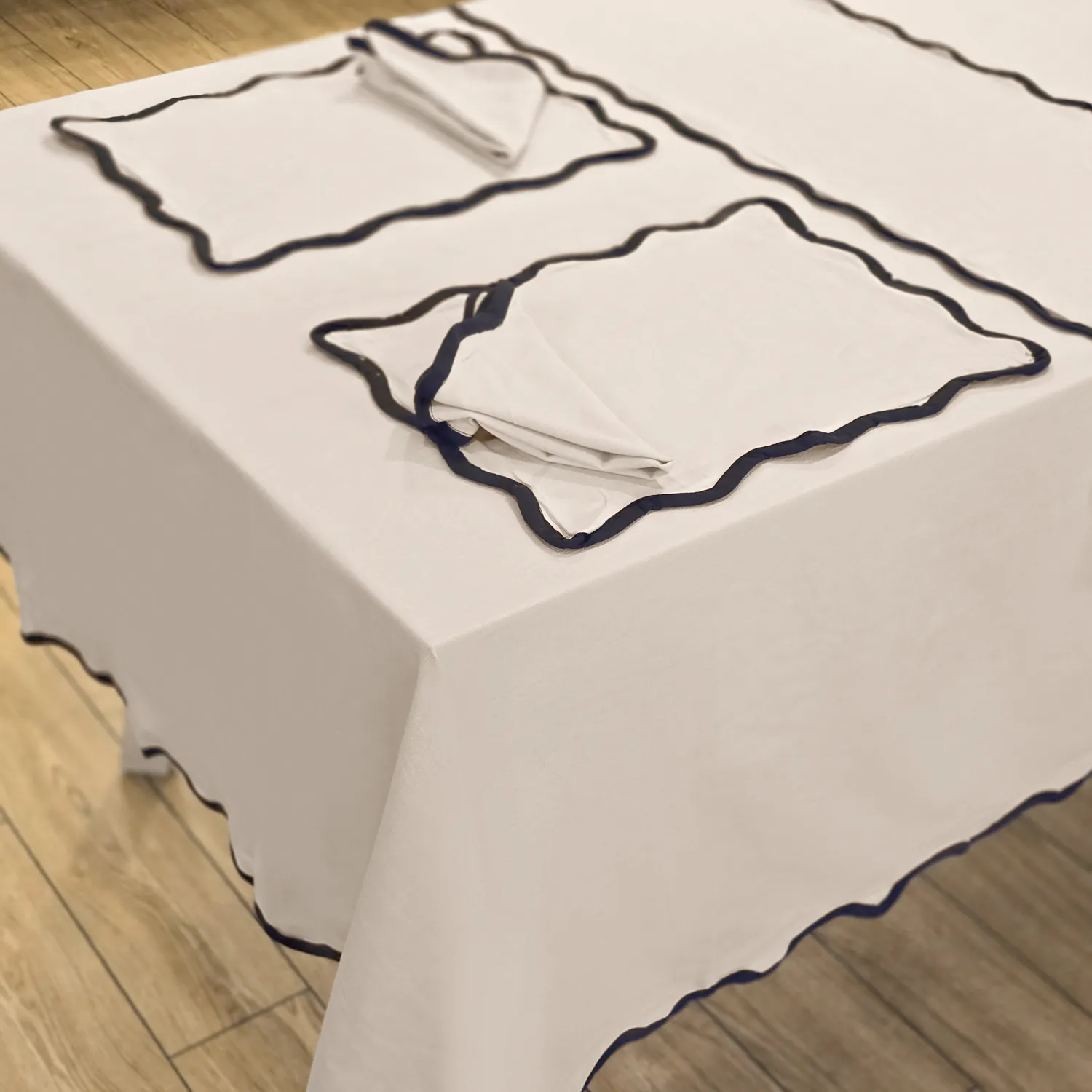 Dukar - Bomullsduk Yrsa (lys beige)
