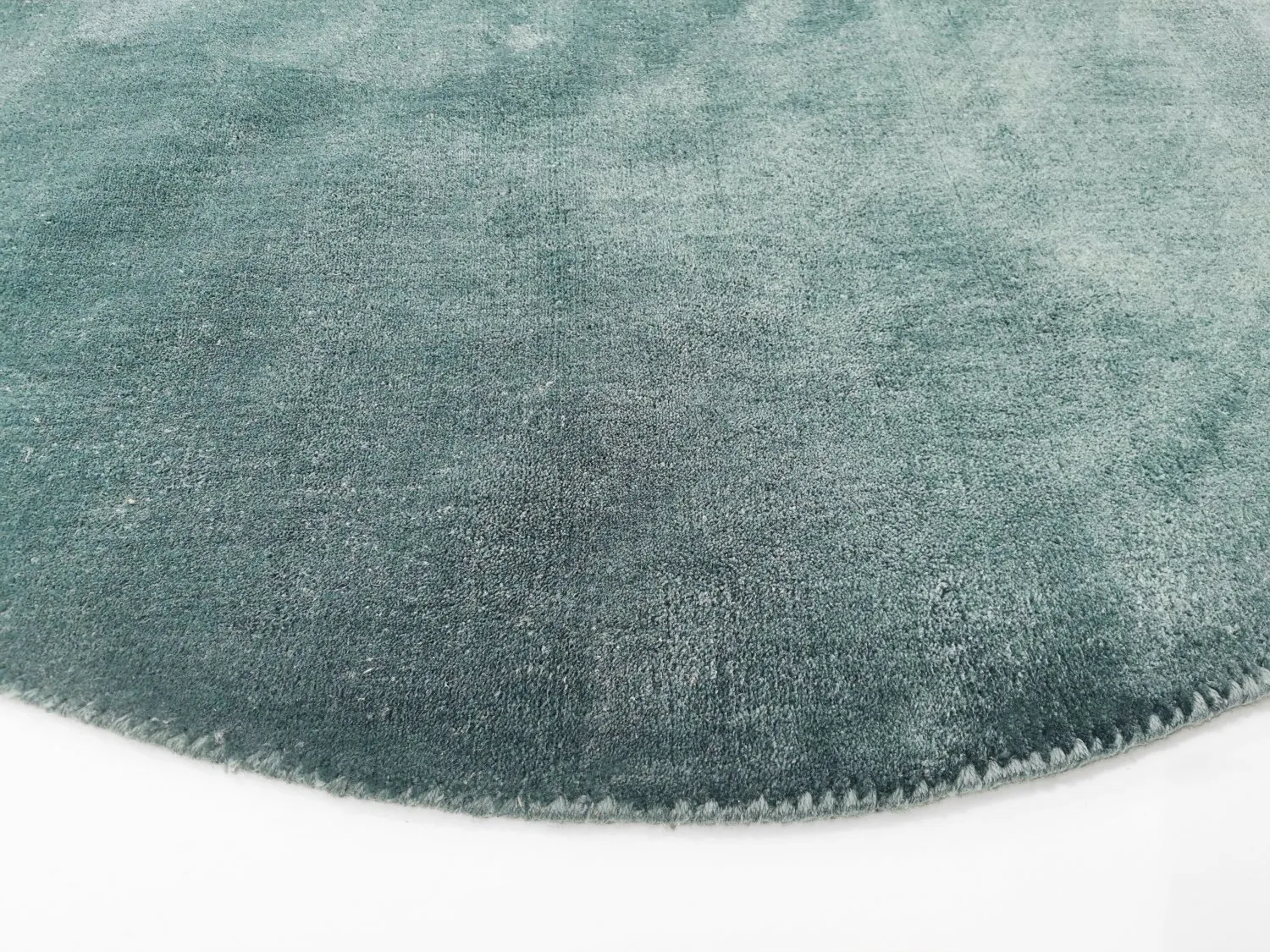 Rundt teppe - Recycled PET with viscose look (stålblå)