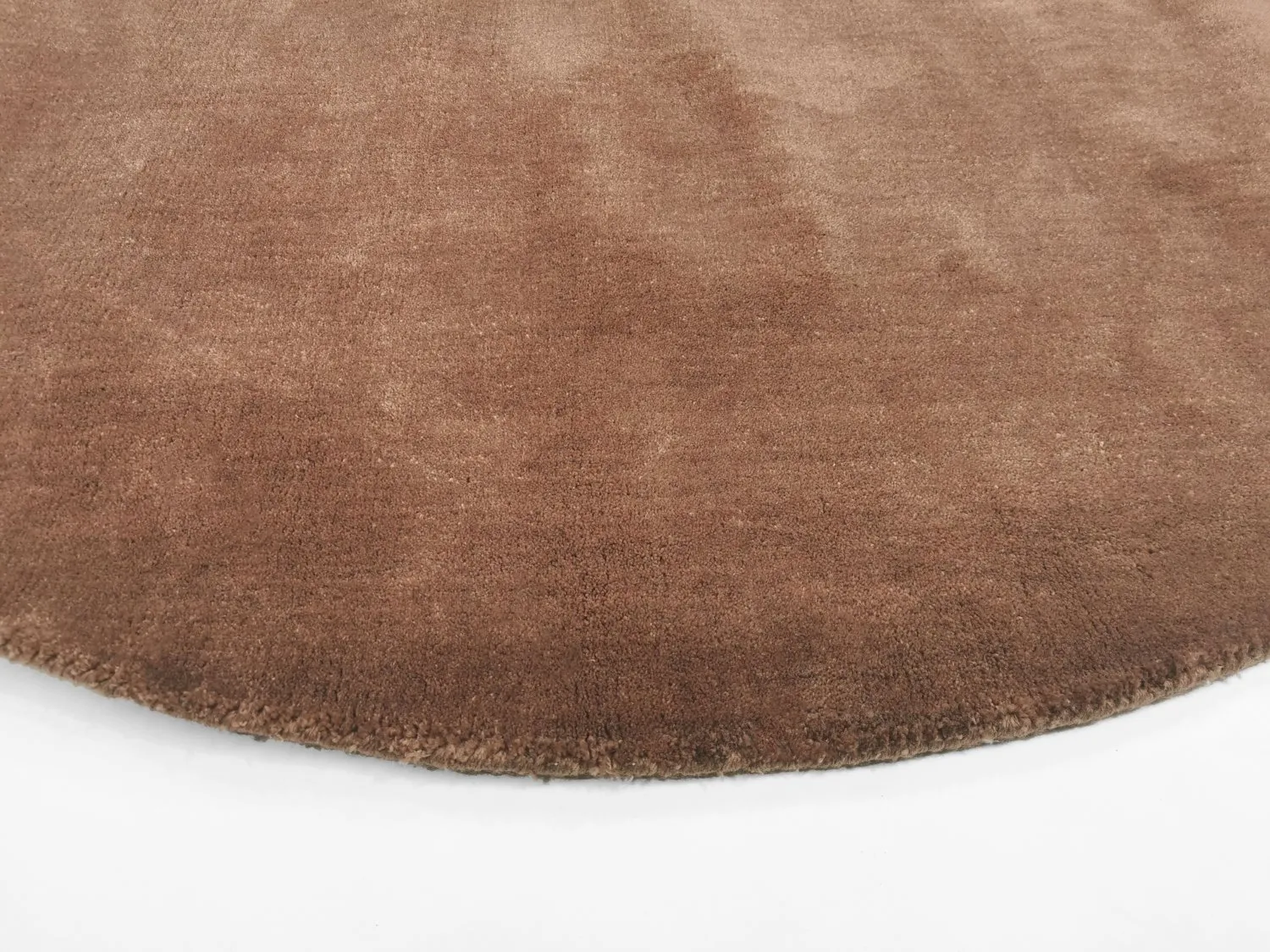 Rundt teppe - Recycled PET with viscose look (brun)