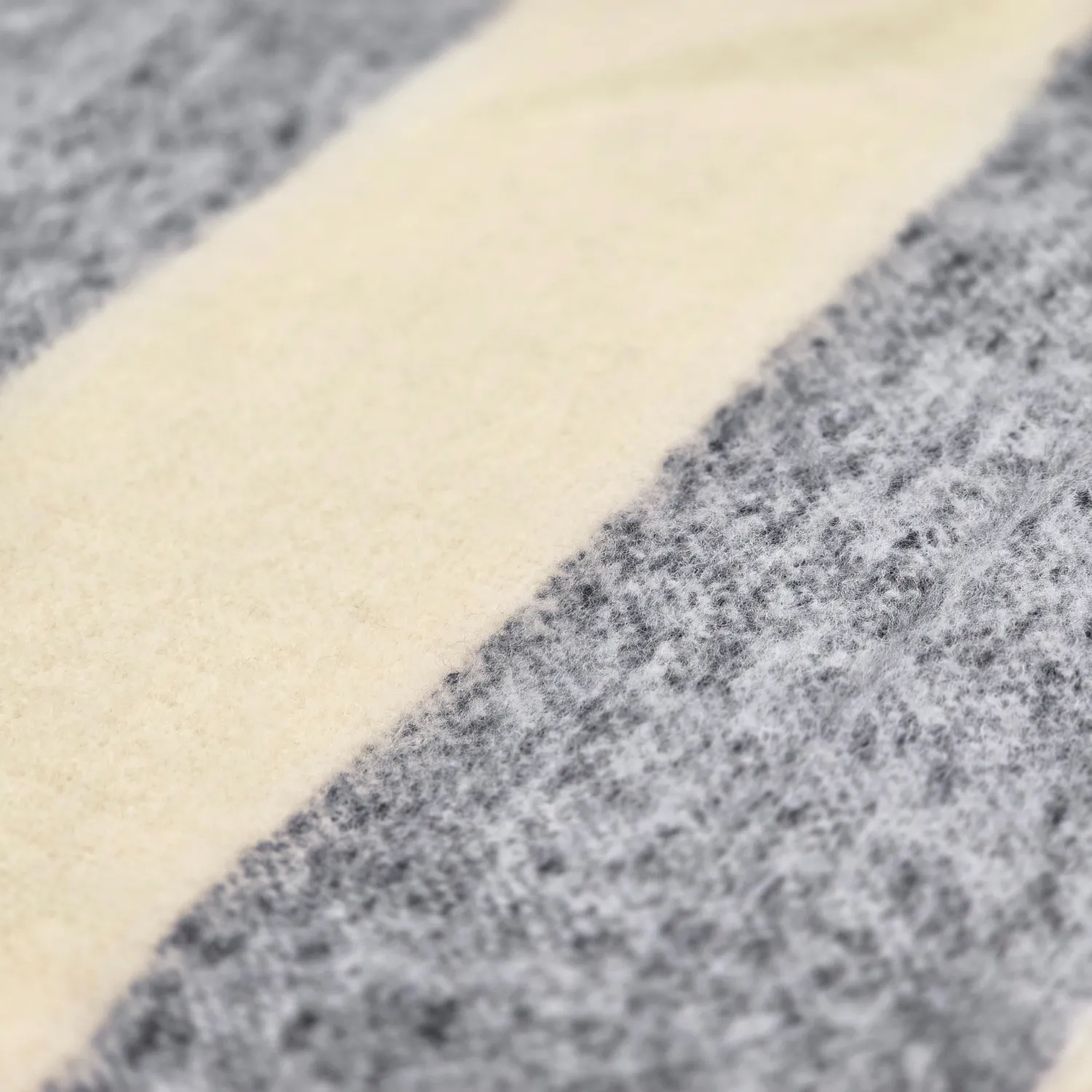 Tepper - Ullmixpledd - Beatriz Stripe (svart/hvitt)
