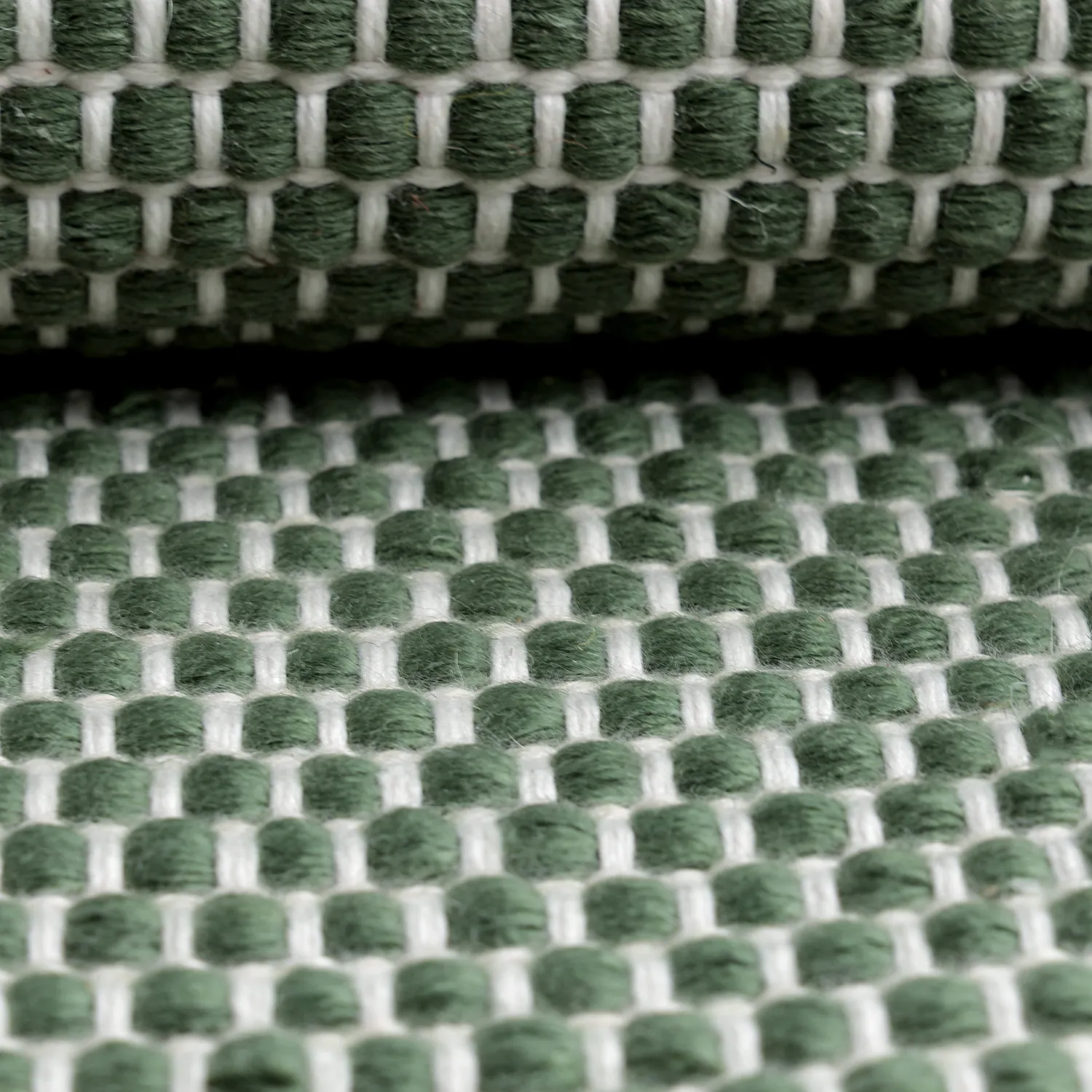 Innendørs/Utendørs tepper - Coastal Wool Look (grønn/hvit)