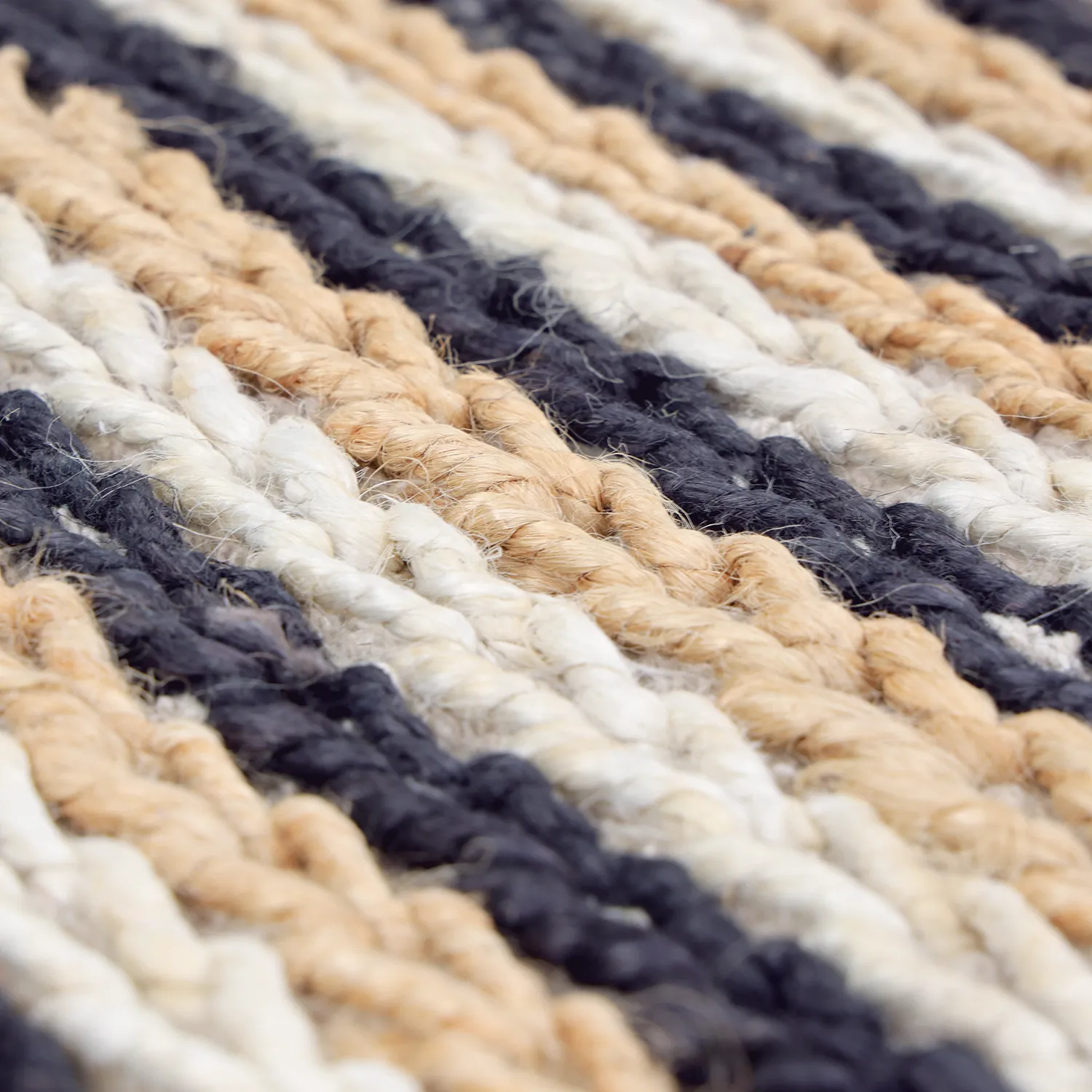 Juteteppe - Howrah Braided Jute (naturlig/hvit/svart)