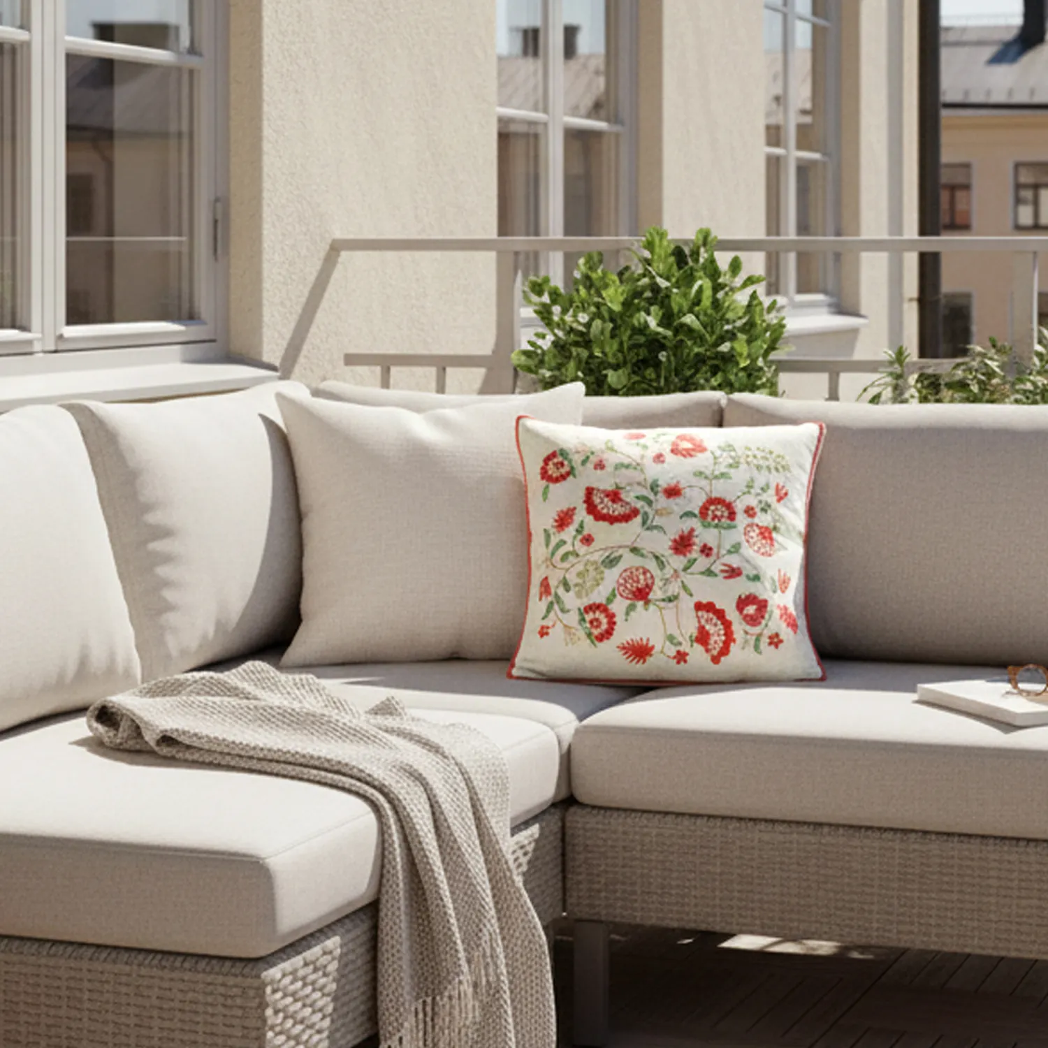 Putetrekk - Kalmar Embroidered Cushion Cover (multi)