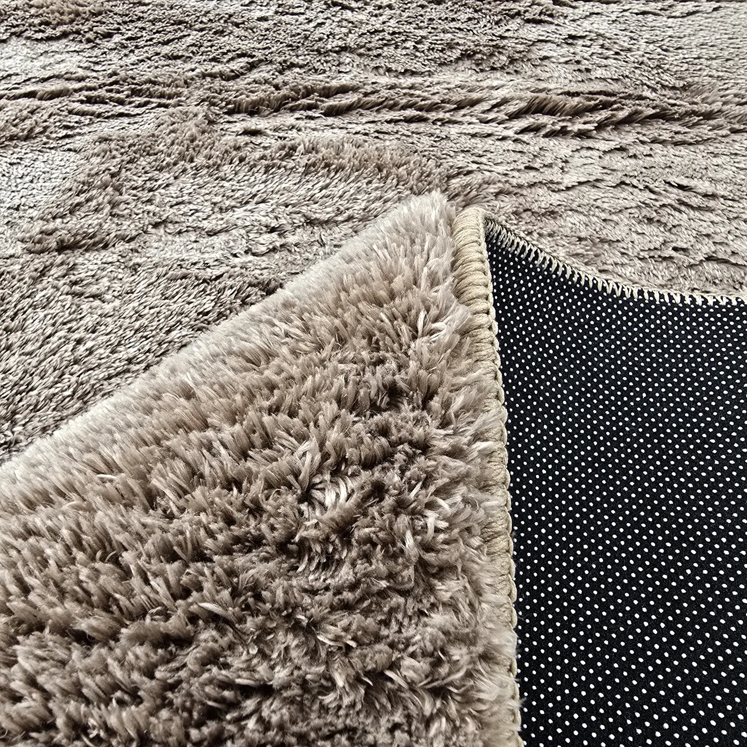 Ovalt ryeteppe - Aranga Super Soft Fur (brun)