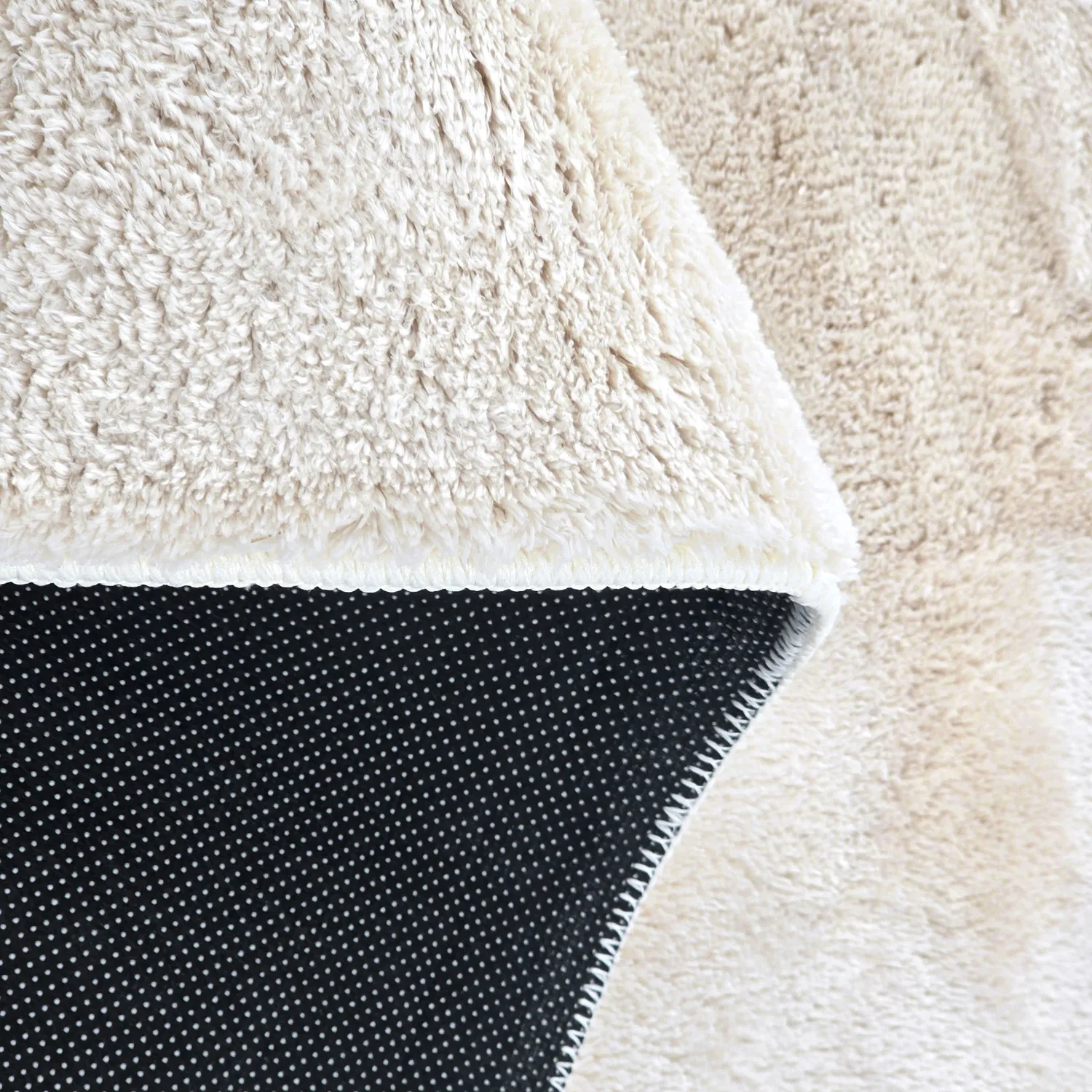 Ovalt ryeteppe - Aranga Super Soft Fur (beige)
