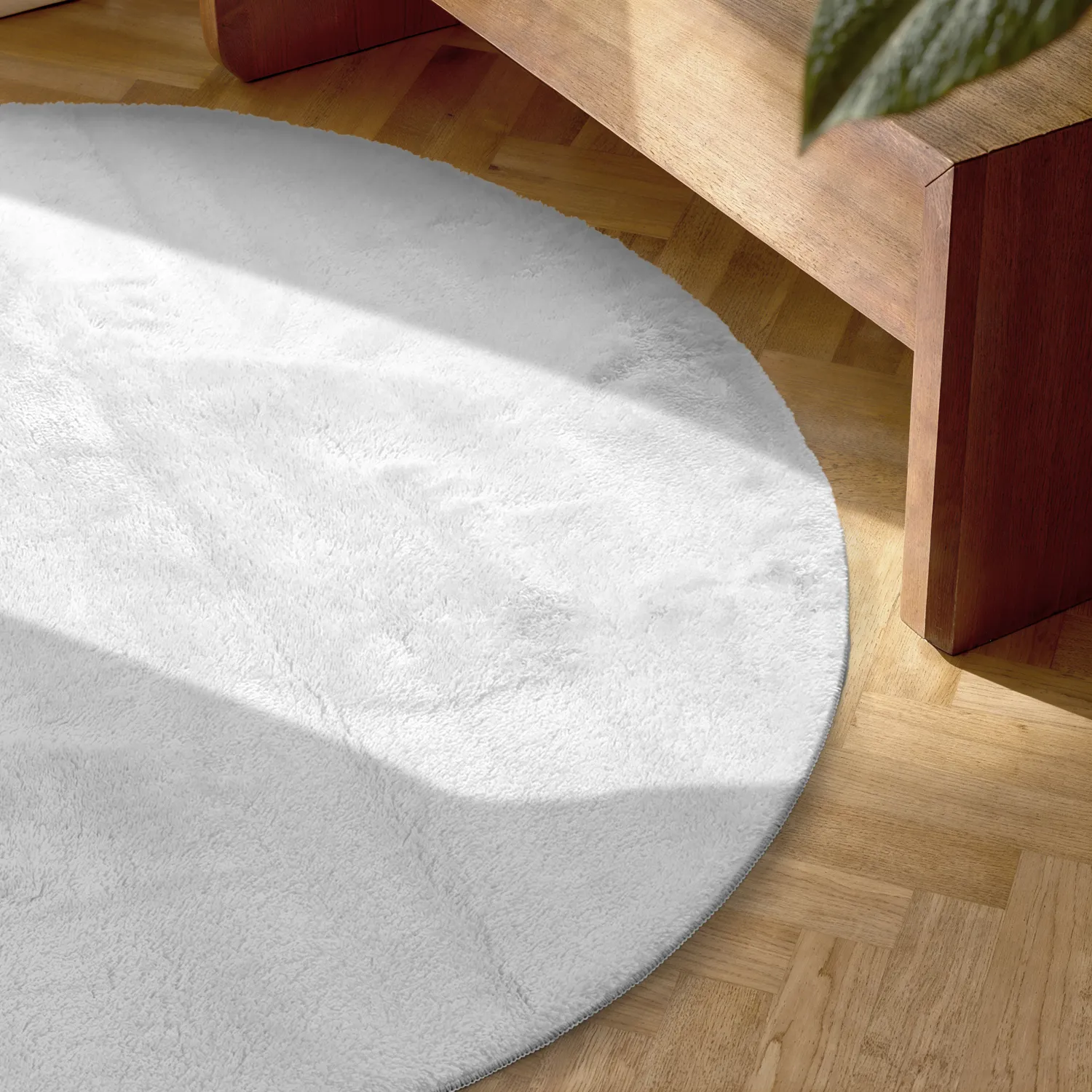Ovalt ryeteppe - Aranga Super Soft Fur (hvit)