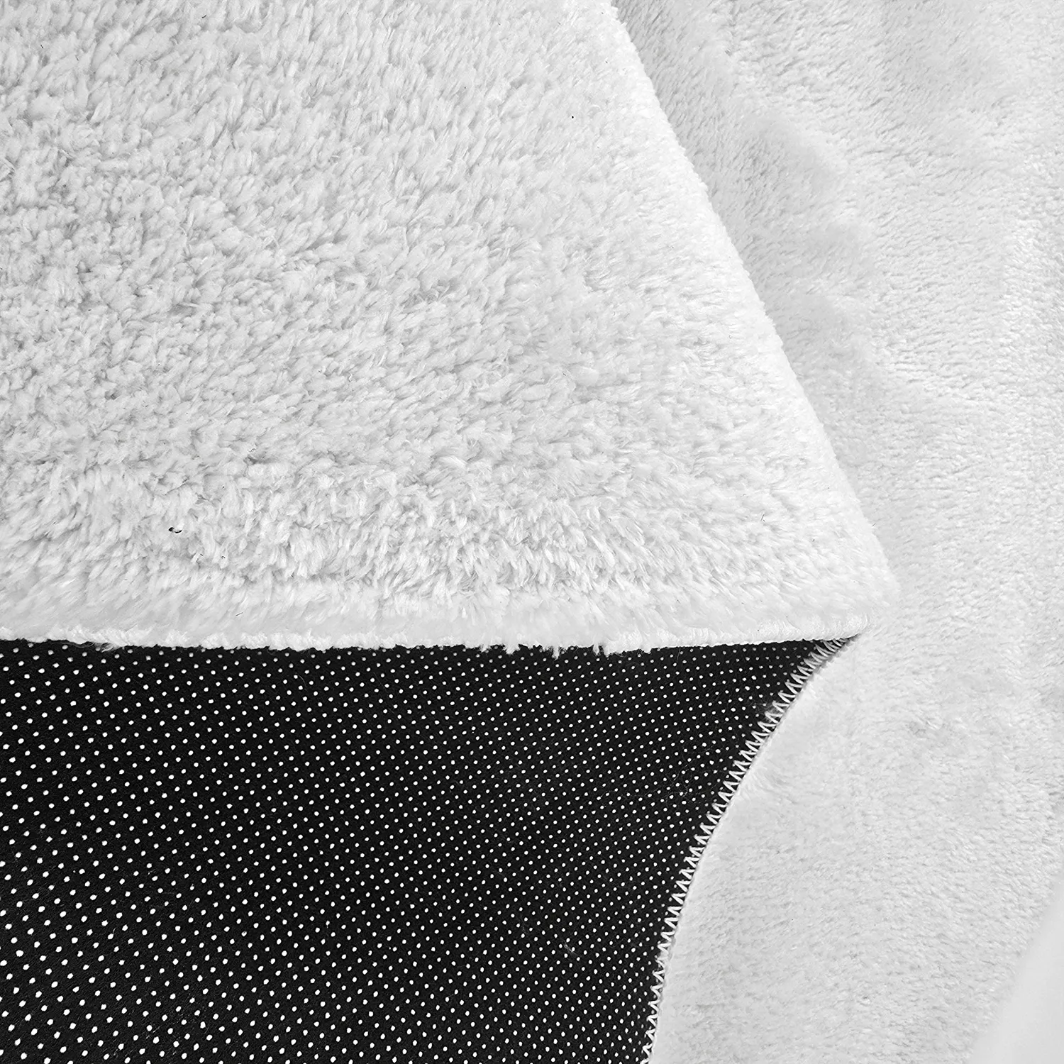 Ovalt ryeteppe - Aranga Super Soft Fur (hvit)