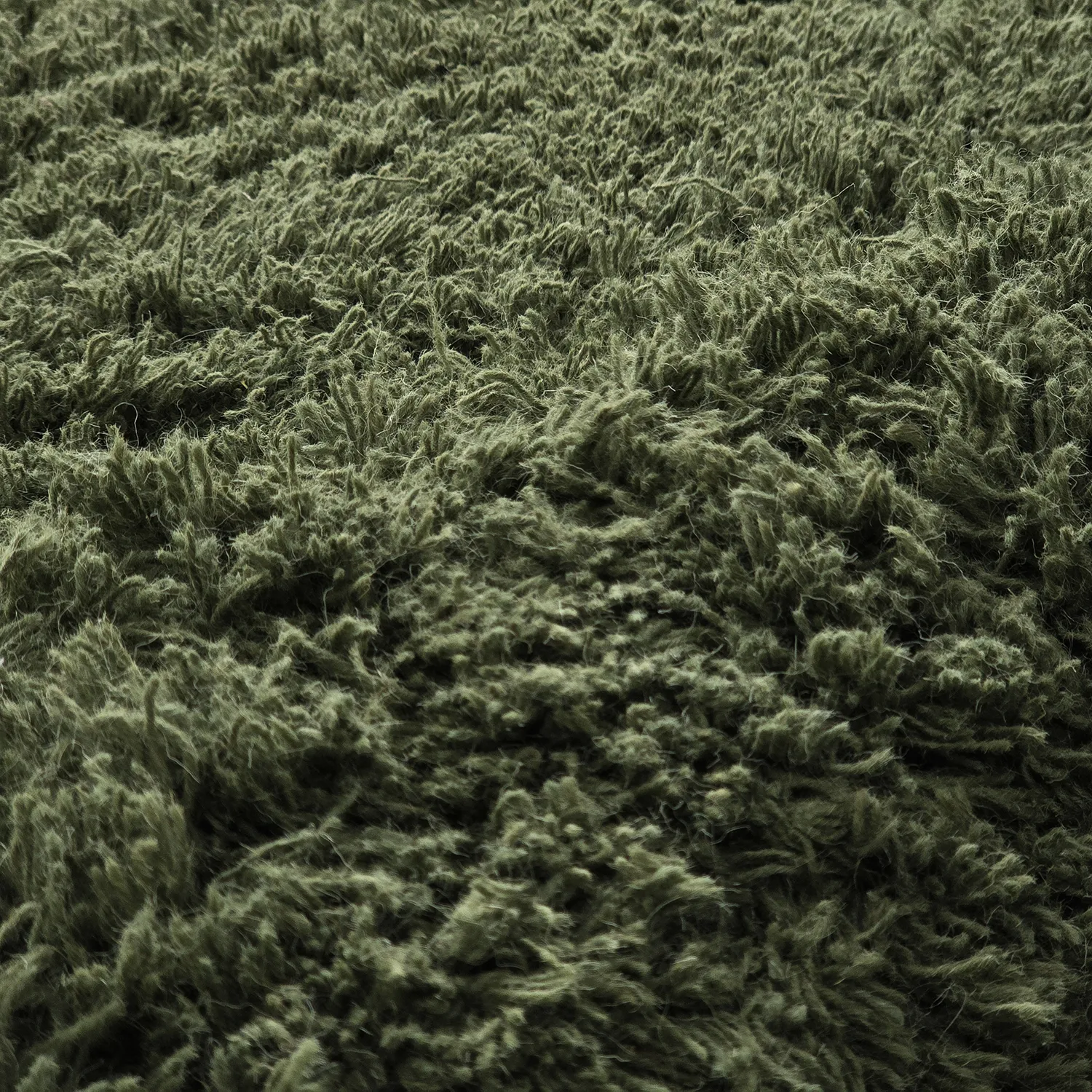 Ryetepper - Fassale Hand Woven Wool Shaggy (mosegrønn)