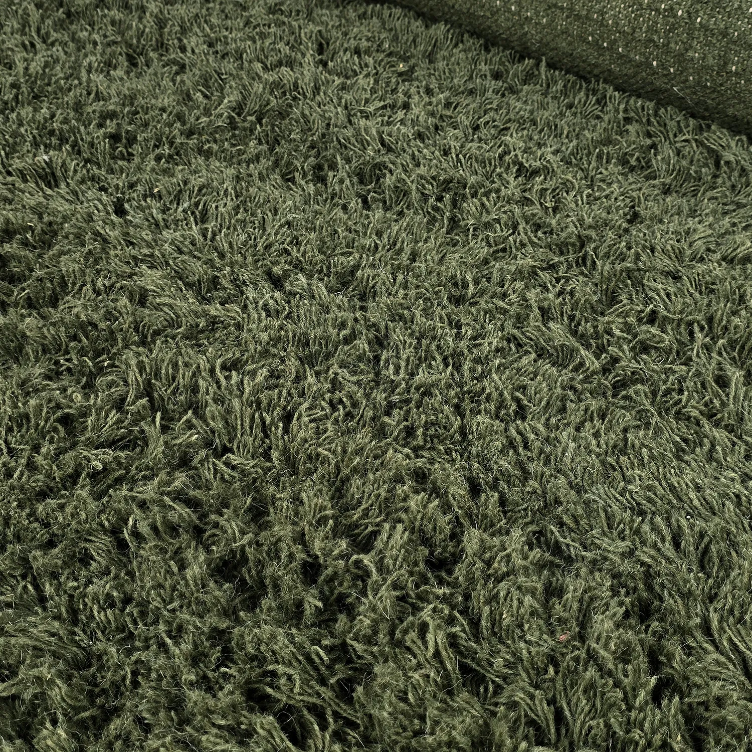 Ryetepper - Fassale Hand Woven Wool Shaggy (mosegrønn)
