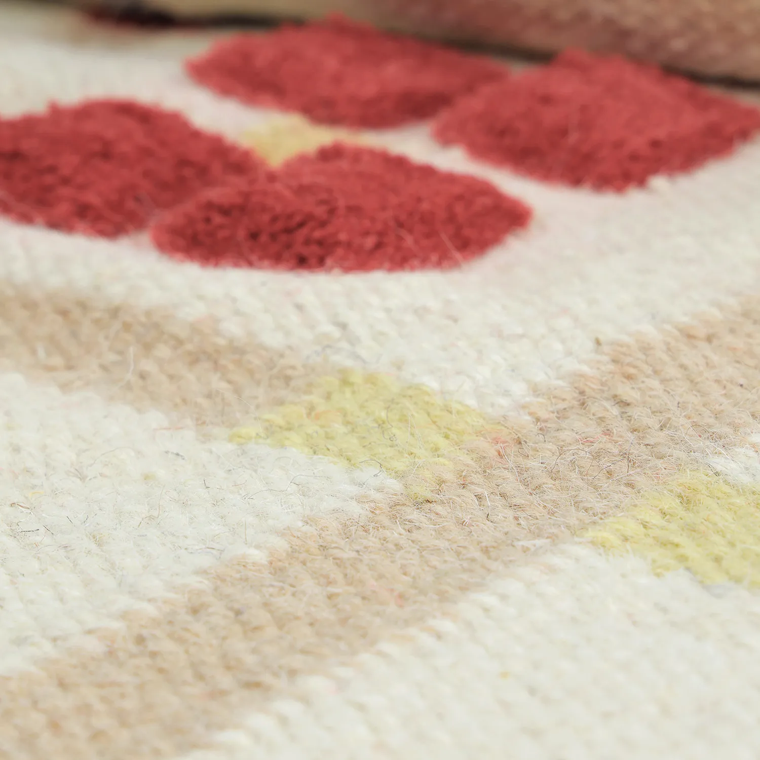 Ullteppe - Lausanne Flatweave Tufted Premium (hvit/beige)