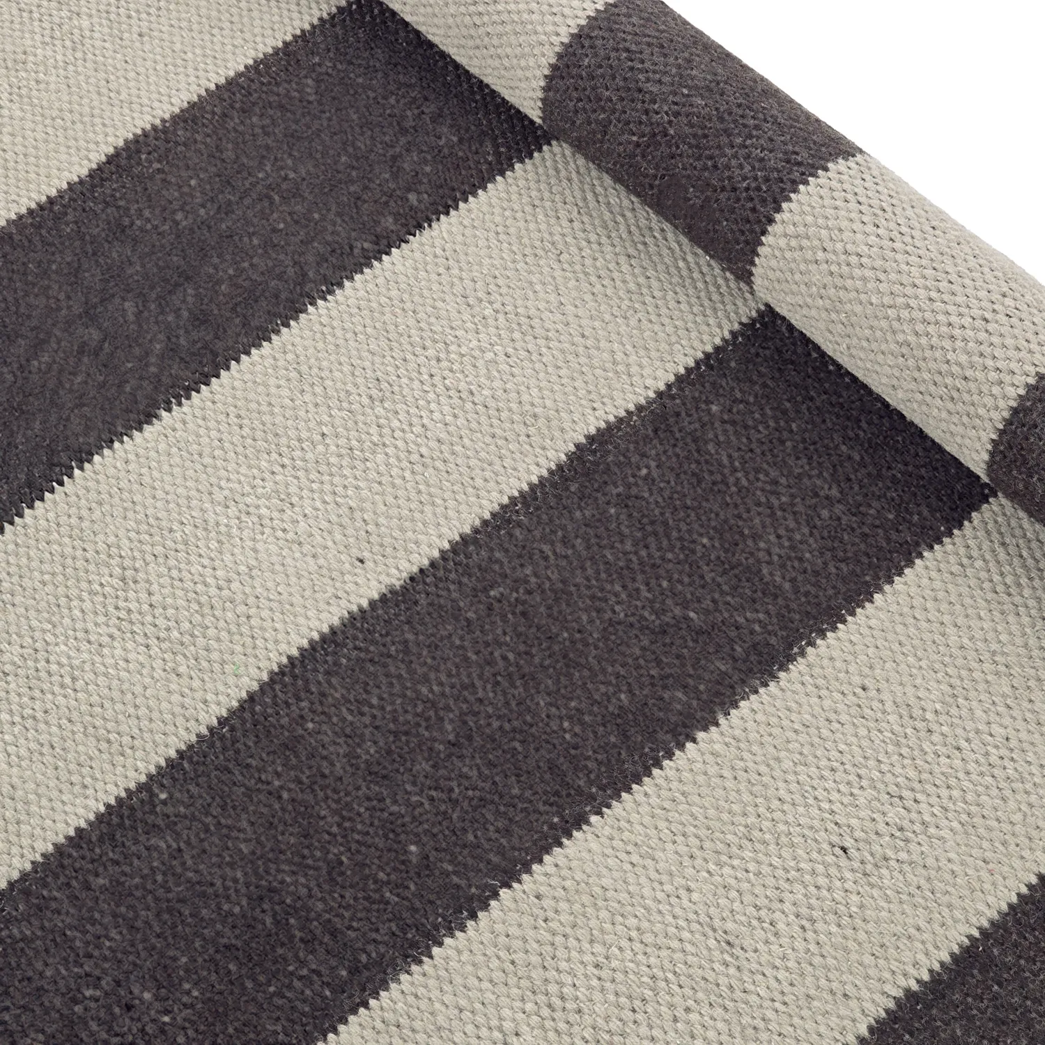 Ullteppe - Garine (svart/beige)