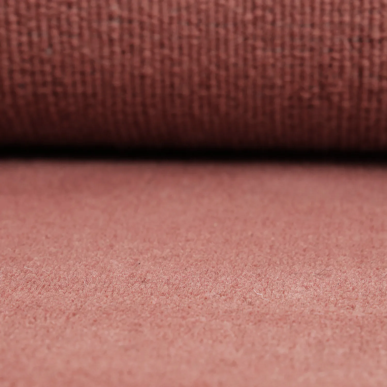 Ullteppe - Rozel Handloom Wool Premium (dempet rød)