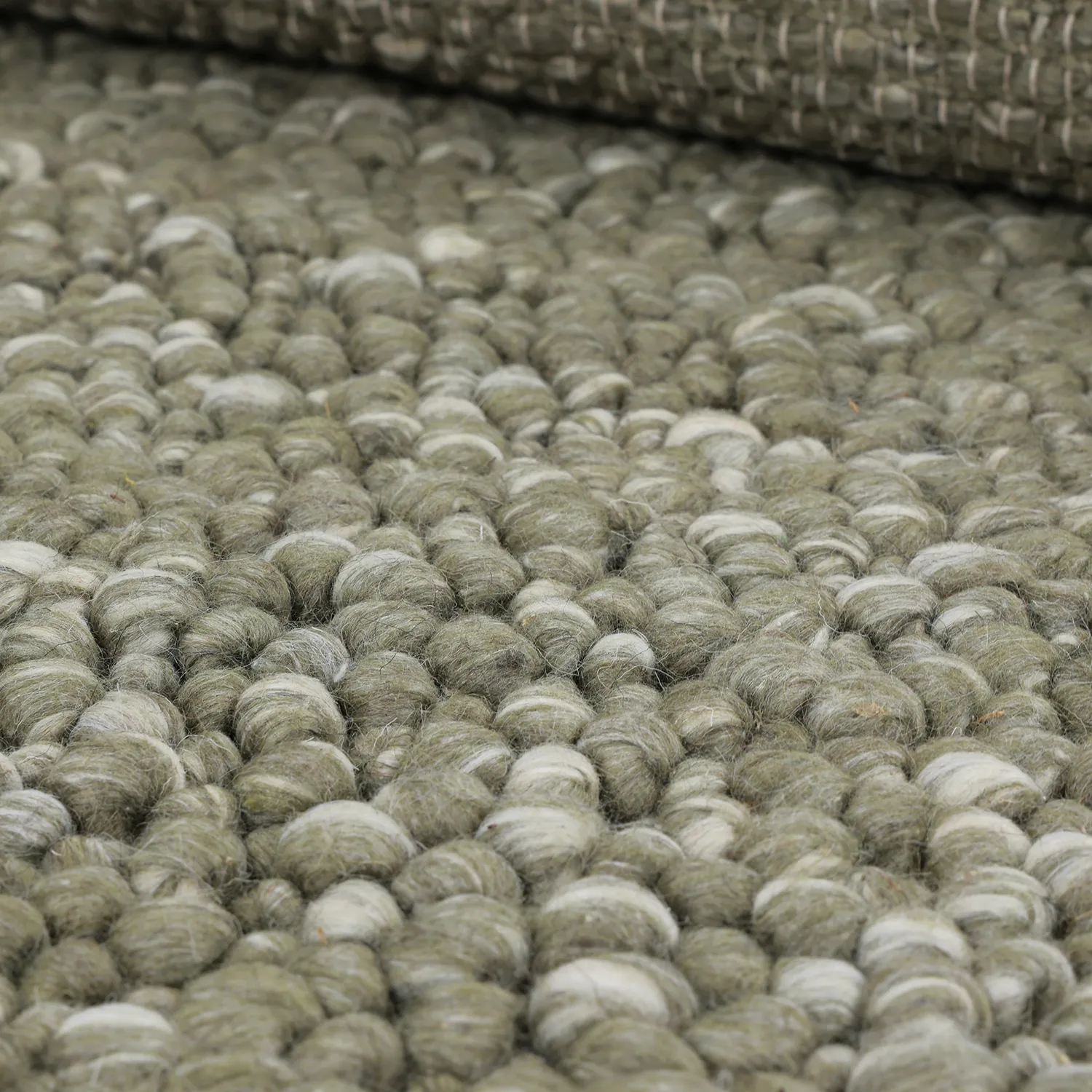 Ullteppe - Sala Irregular Wool Bubble (mosegrønn/hvit melert)