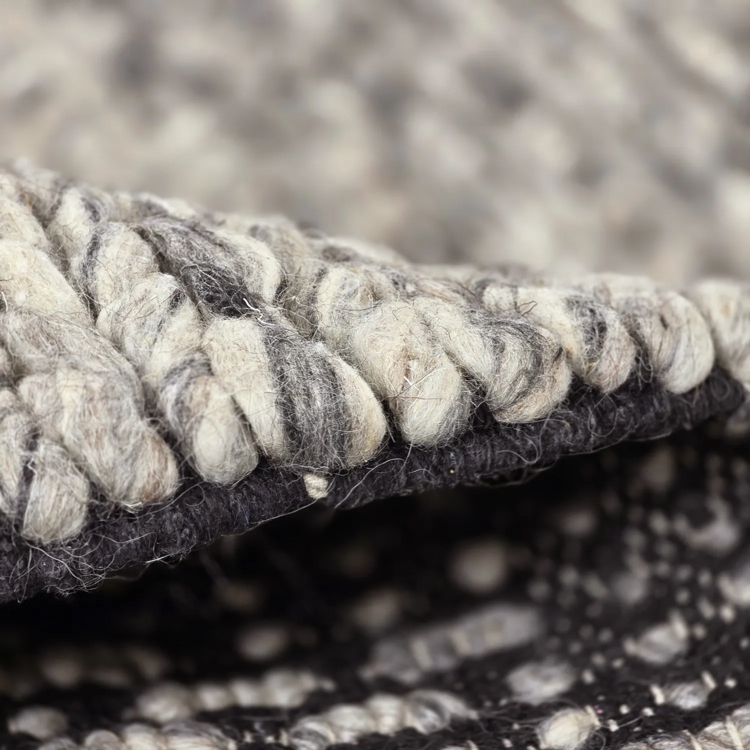 Ullteppe - Talvia Braided Wool (mørkegrå)