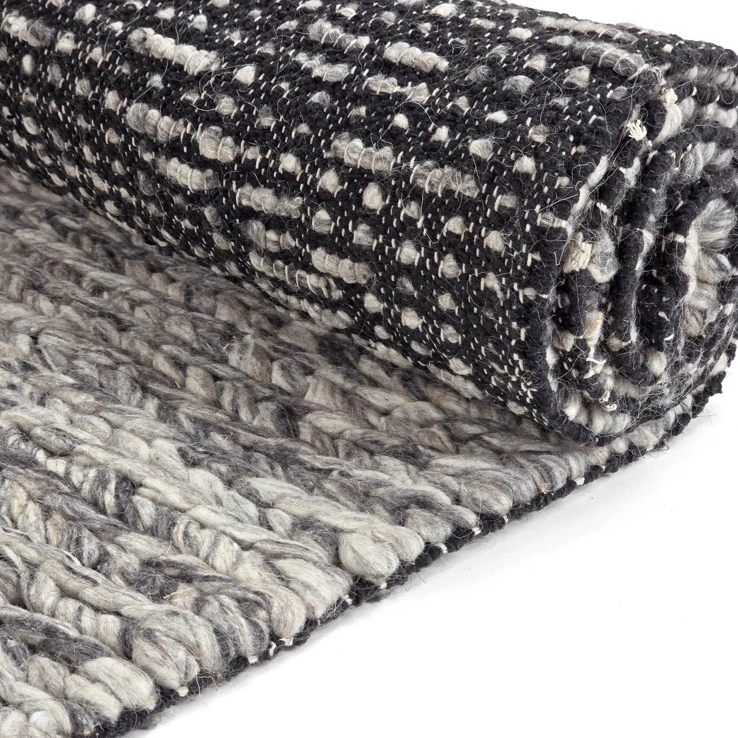Ullteppe - Talvia Braided Wool (mørkegrå)