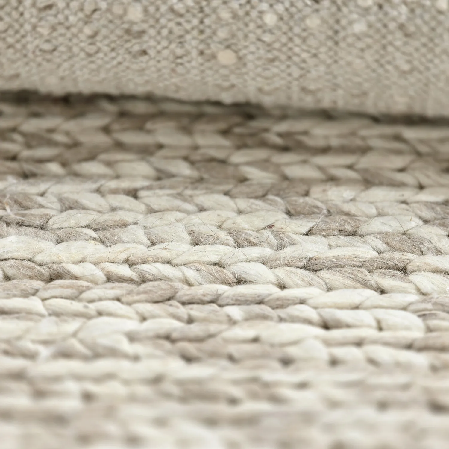 Ullteppe - Talvia Braided Wool (natur)