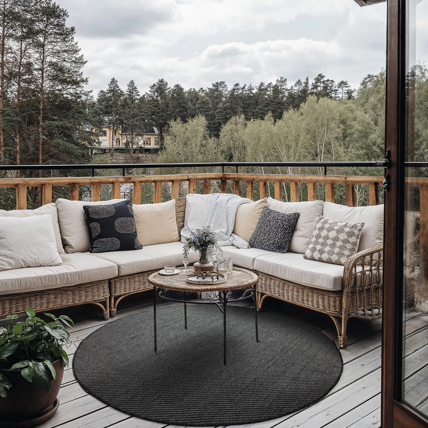 Rundt teppe - Indoor/Outdoor Bennett (svart)