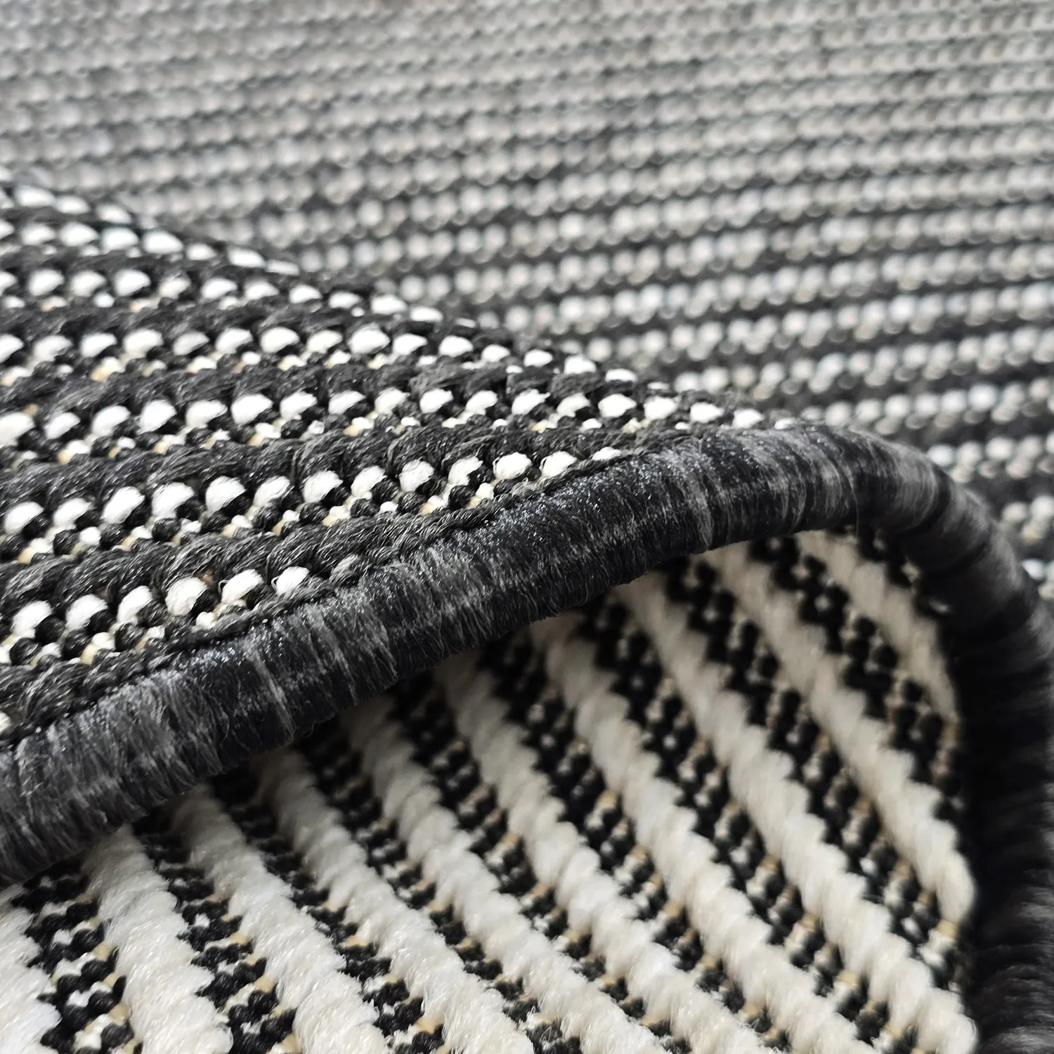 Rundt teppe - Indoor/Outdoor Bennett (svart)