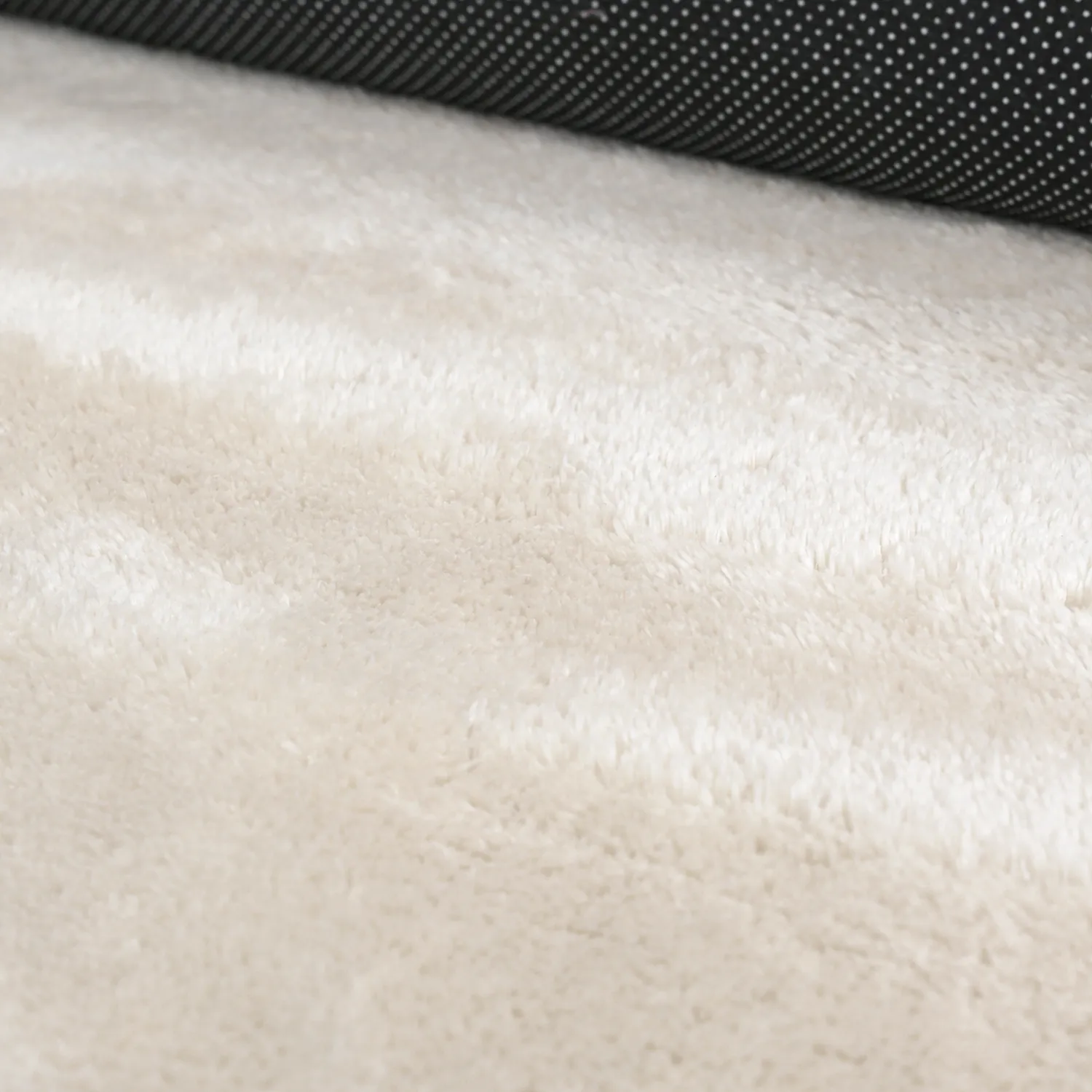 Rundt Bølgete Teppe - Aranga Super Soft Fur (beige)