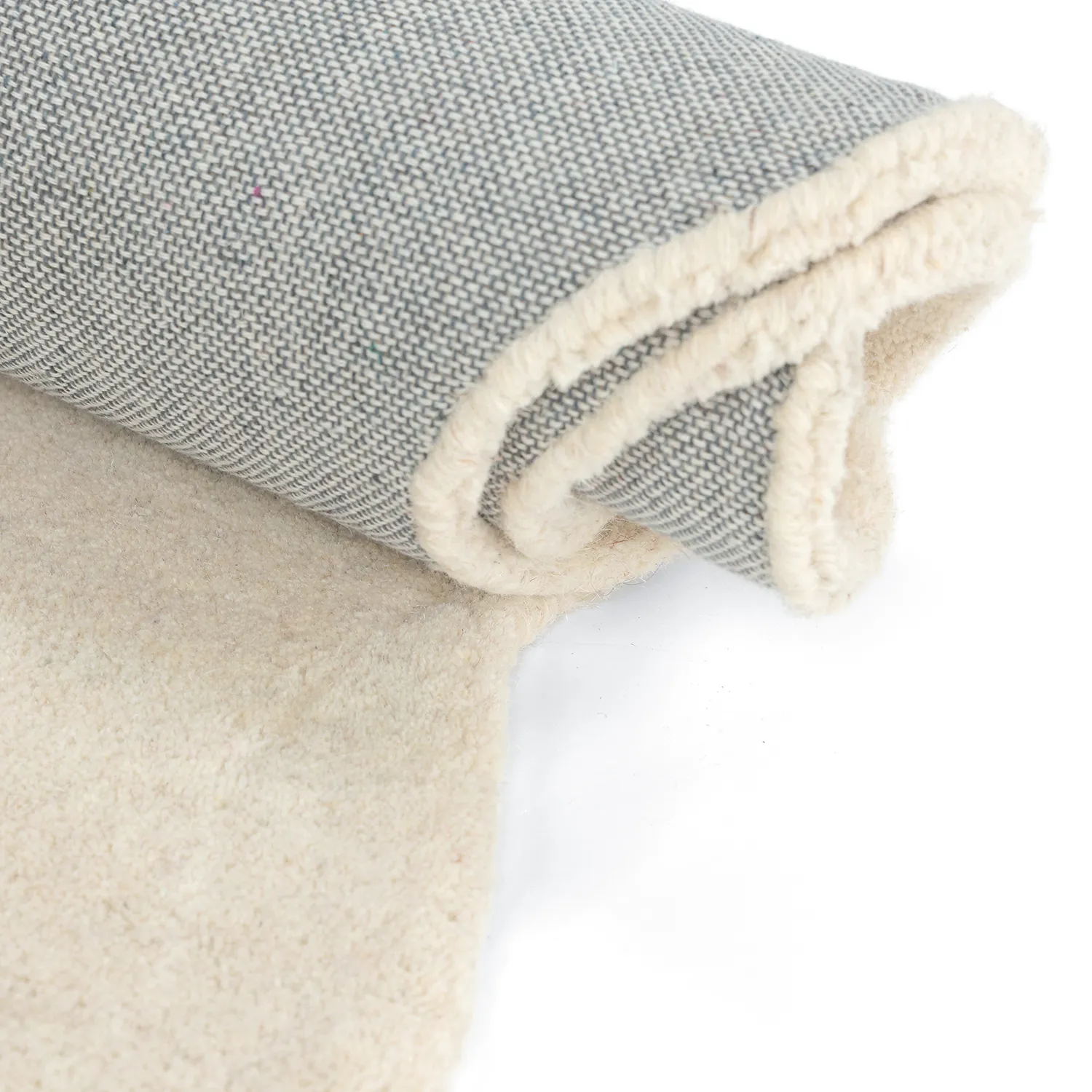 Bølget ullteppe - Diu Hand Tufted Wool Premium (krem)