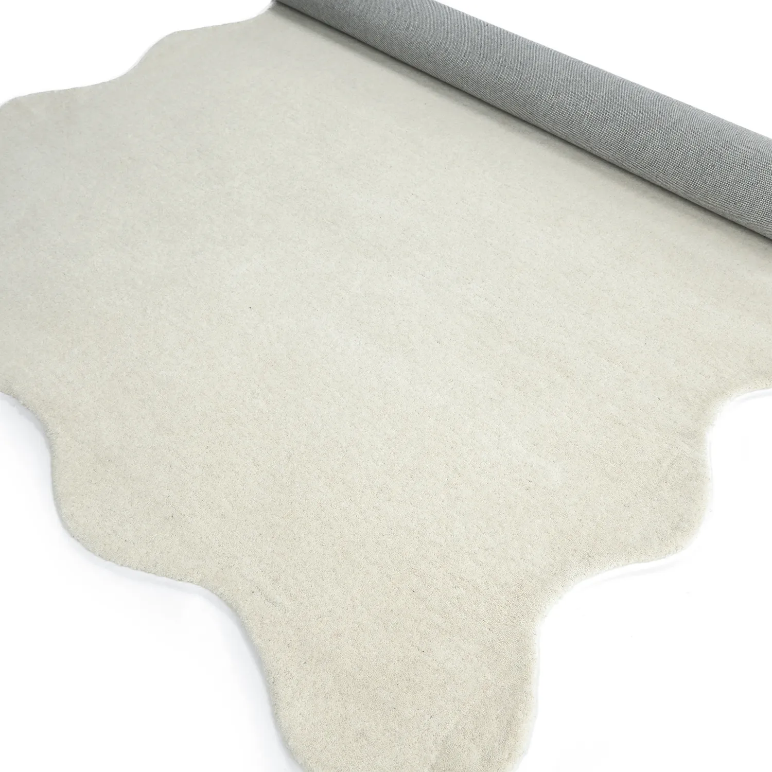 Bølget ullteppe - Diu Hand Tufted Wool Premium (hvit)